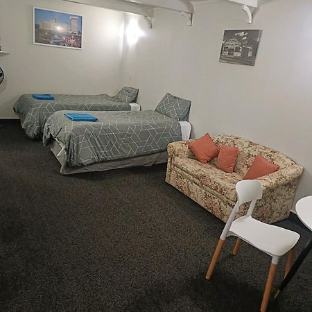 The Cave Motel Levin Εξωτερικό φωτογραφία