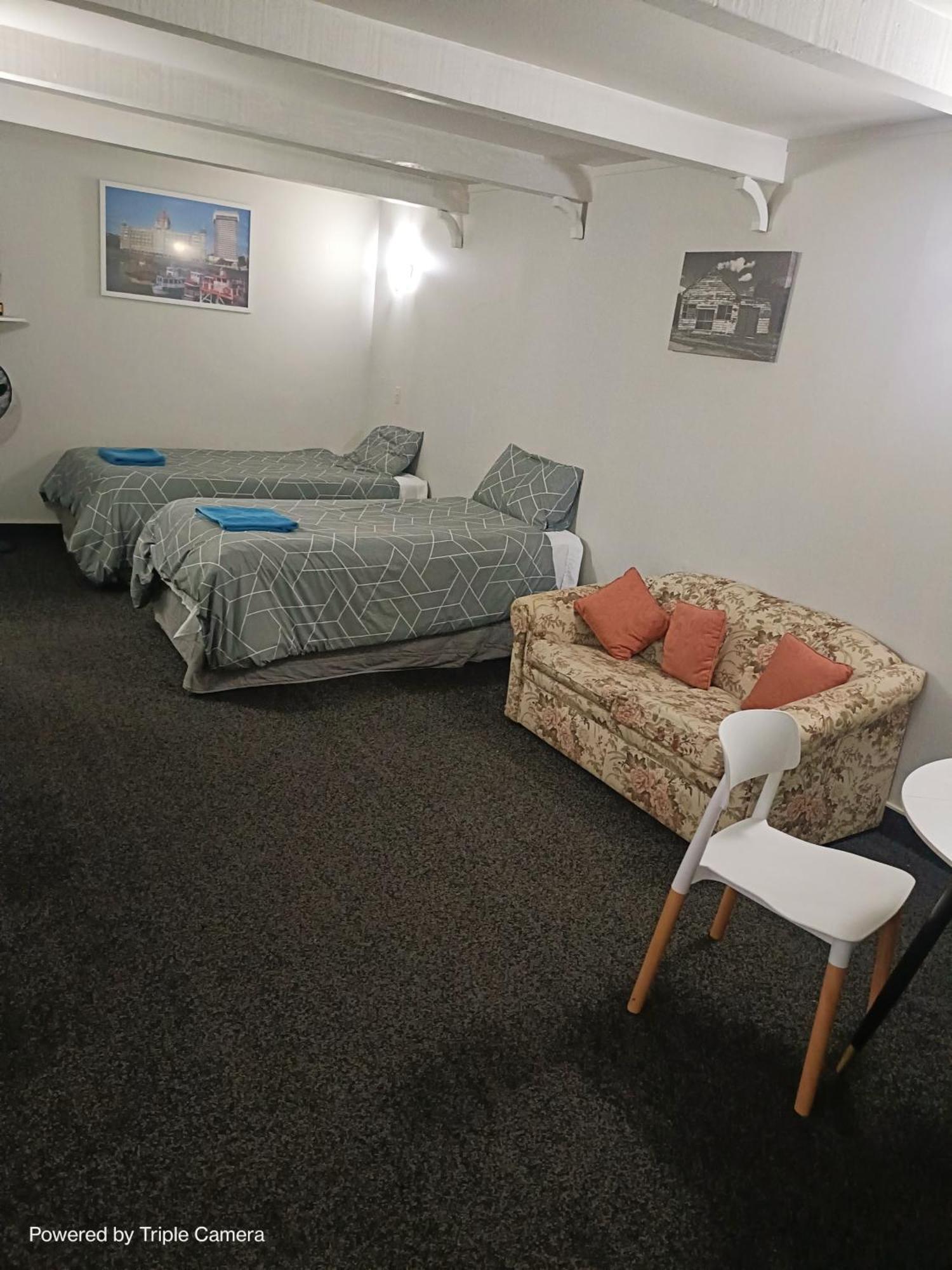 The Cave Motel Levin Εξωτερικό φωτογραφία