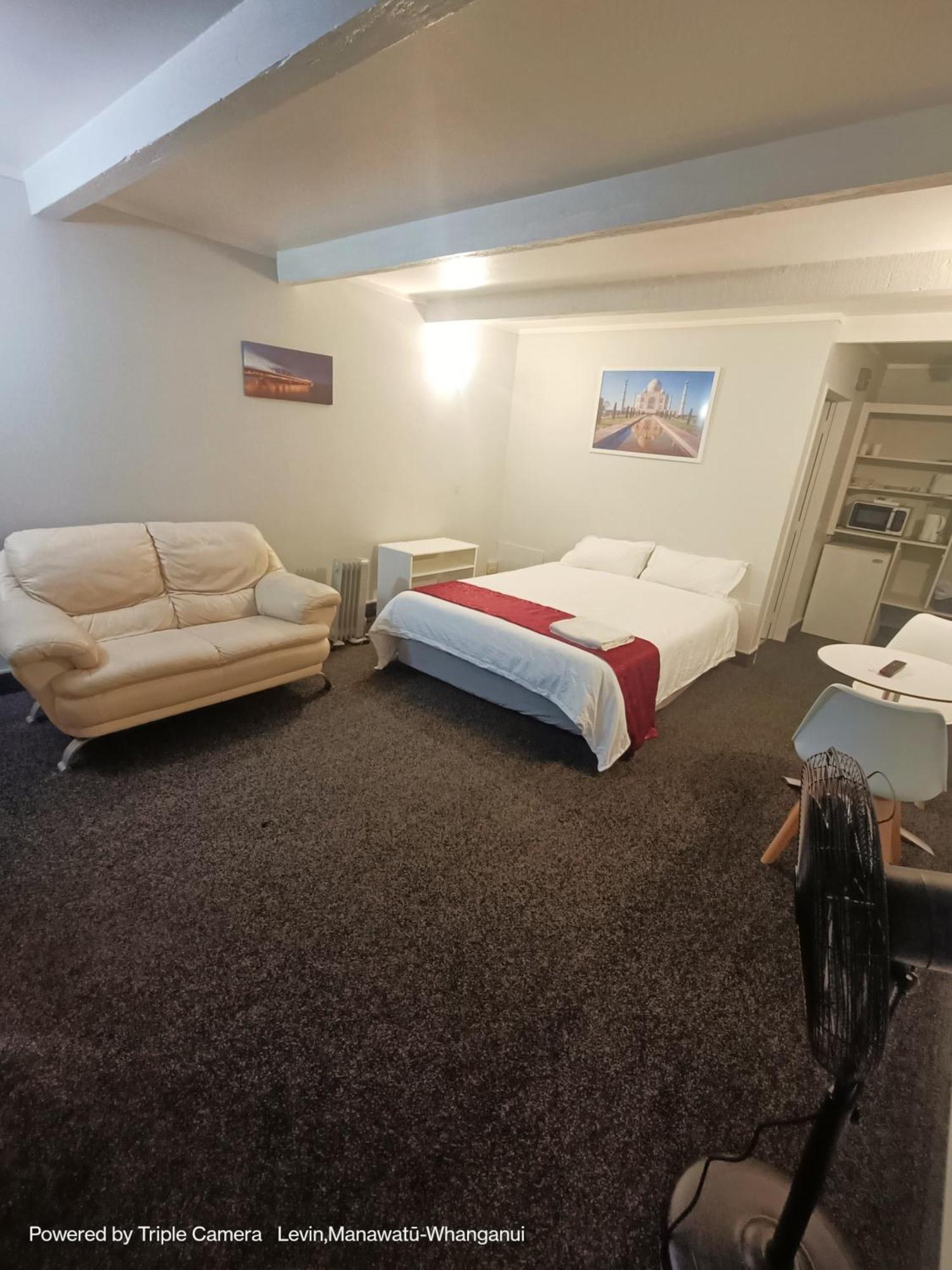 The Cave Motel Levin Εξωτερικό φωτογραφία