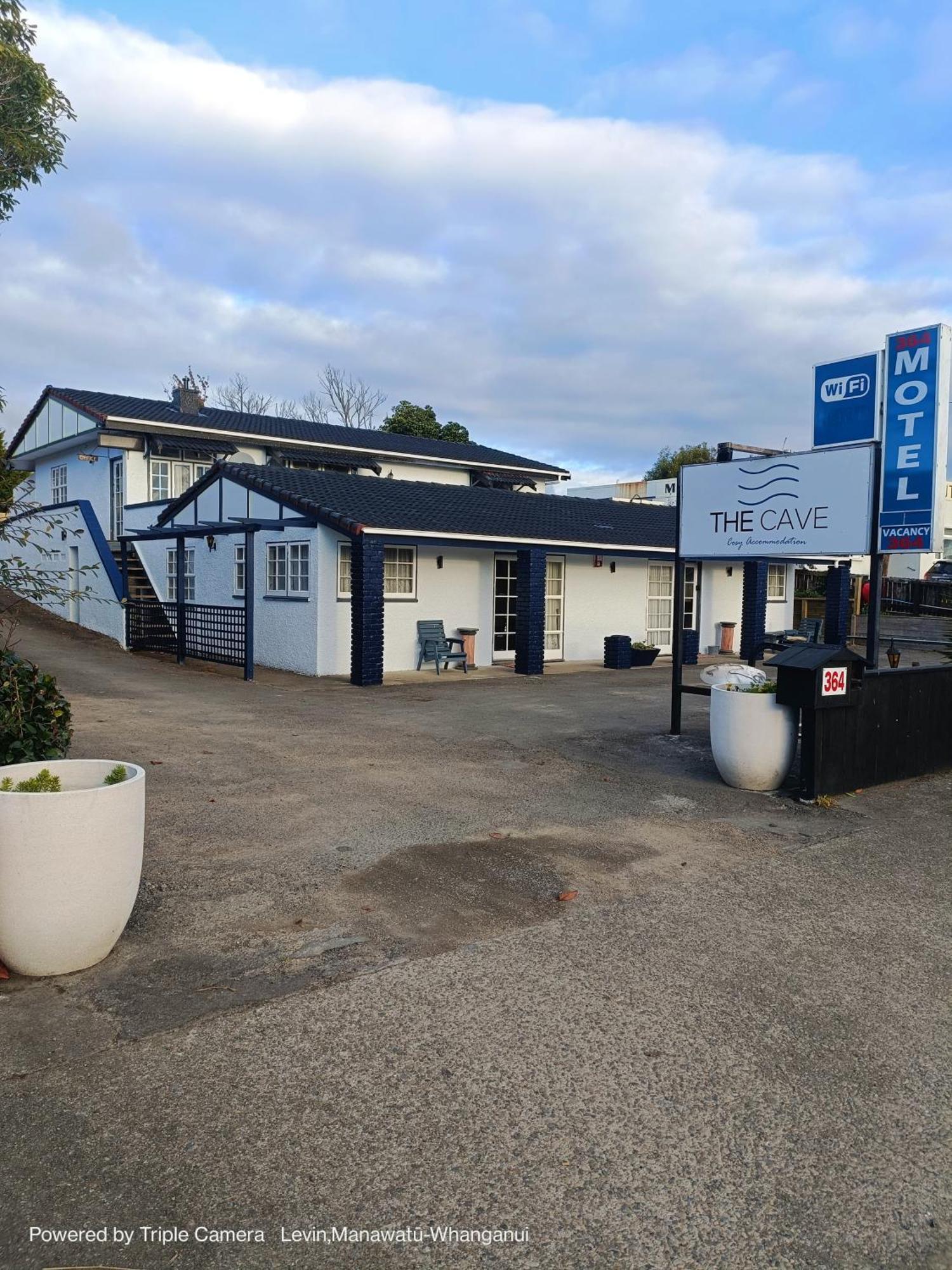 The Cave Motel Levin Εξωτερικό φωτογραφία